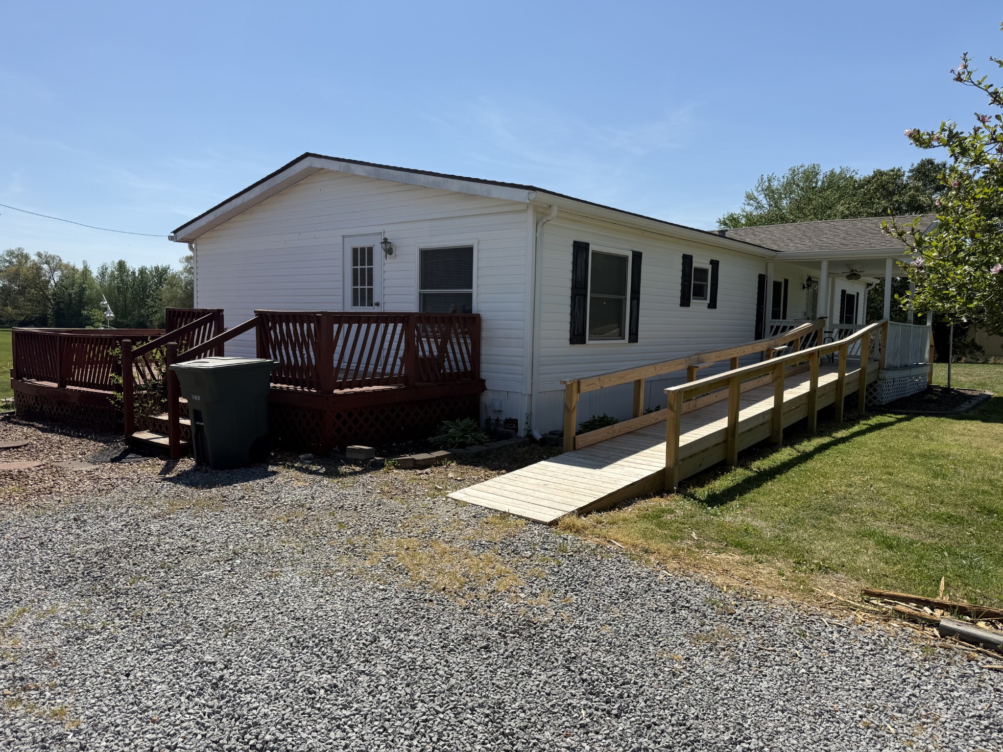 1247 Myrtle Road Bradyville TN 37026