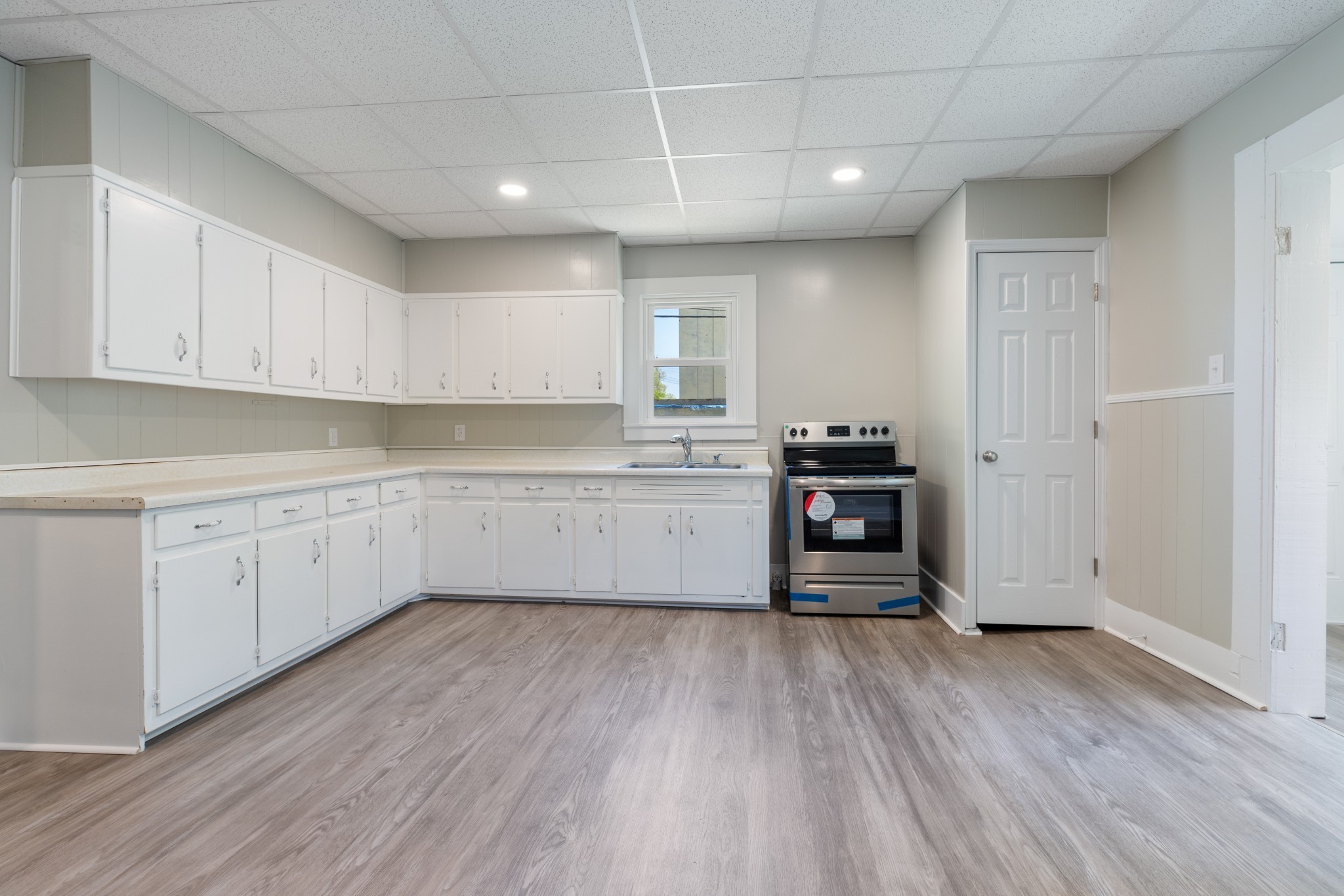 300 W Railroad Street Dickson TN 37055