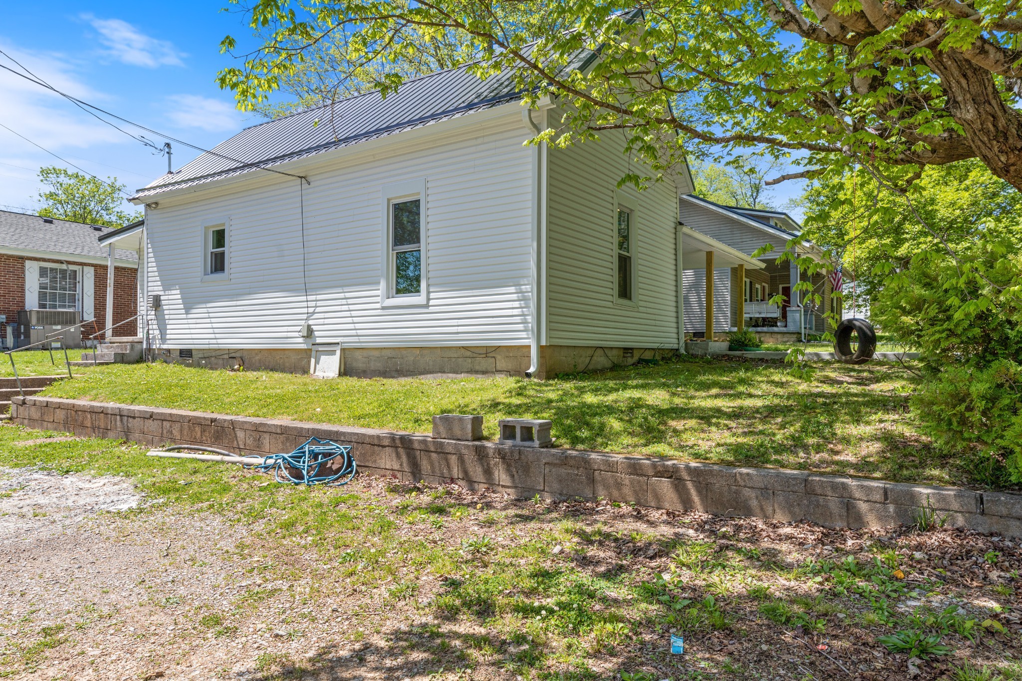 300 W Railroad Street Dickson TN 37055