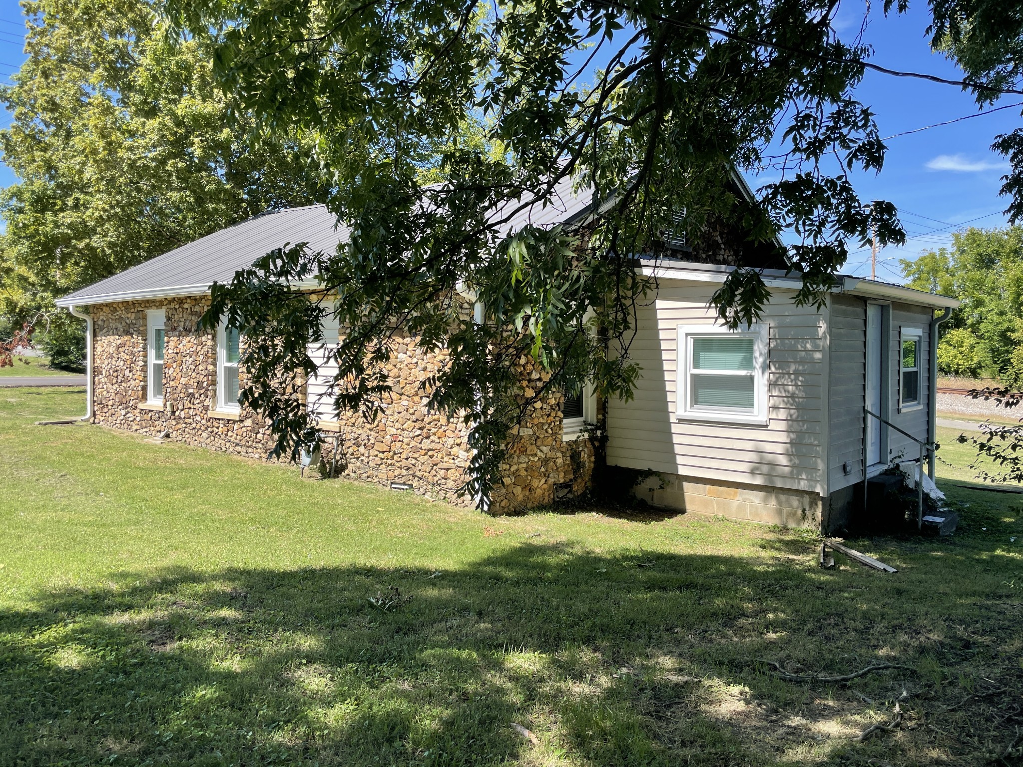 300 W Railroad Street Dickson TN 37055