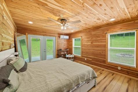 938 Riley Creek Road Whitleyville TN 38588