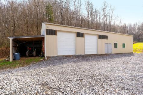 938 Riley Creek Road Whitleyville TN 38588