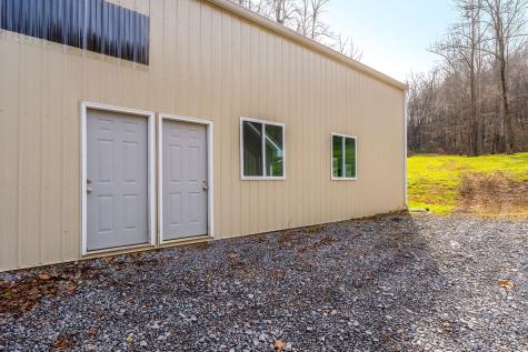 938 Riley Creek Road Whitleyville TN 38588