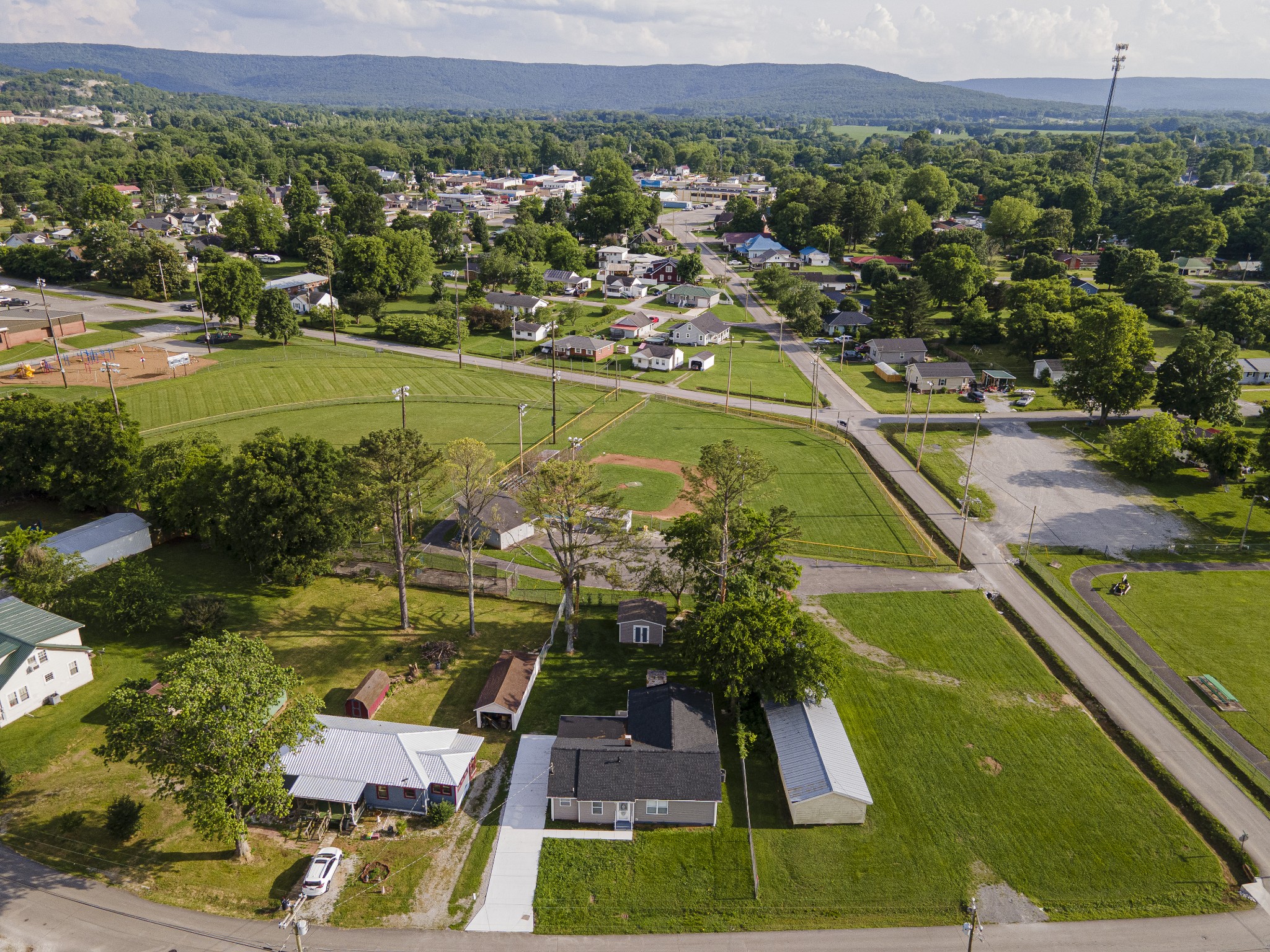 121 Popular St, N Cowan TN 37318