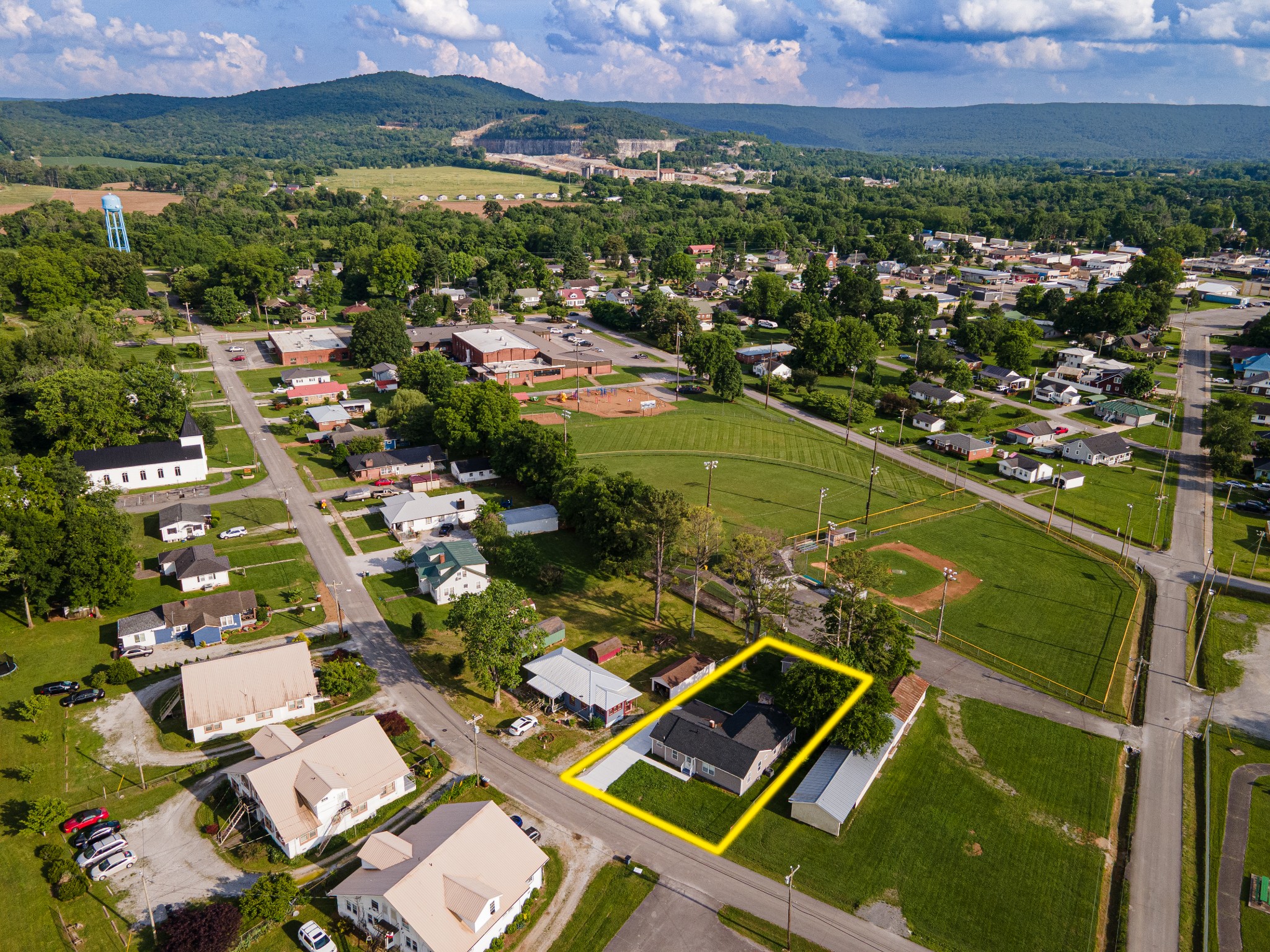 121 Popular St, N Cowan TN 37318
