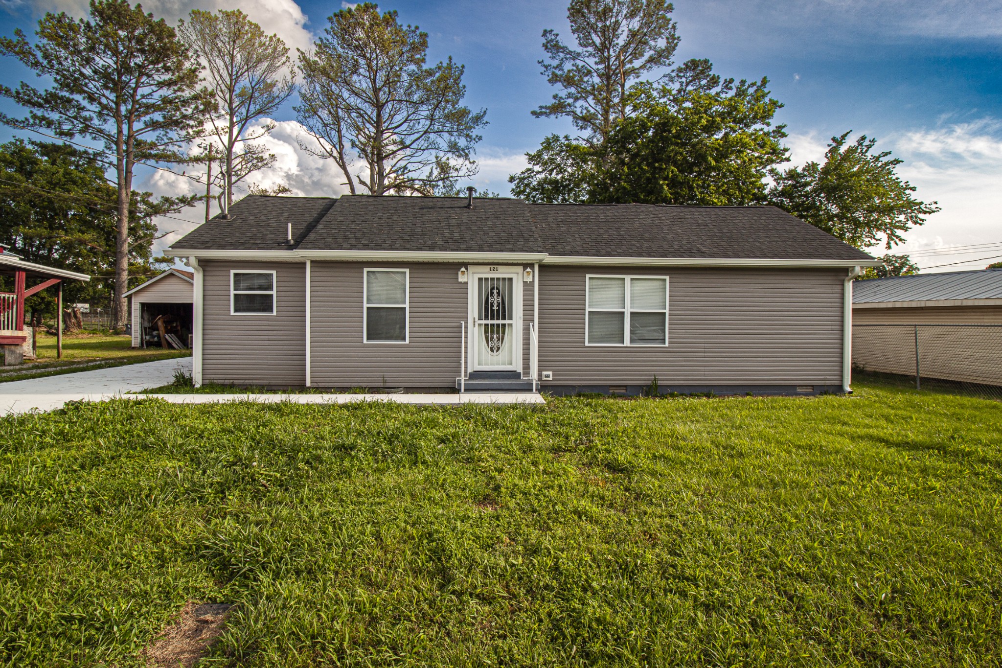 121 Popular St, N Cowan TN 37318