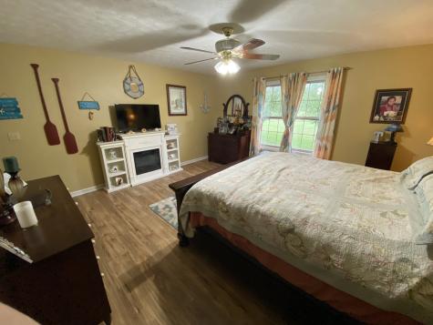 172 Landrum Lane Lafayette TN 37083
