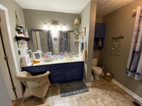 172 Landrum Lane Lafayette TN 37083