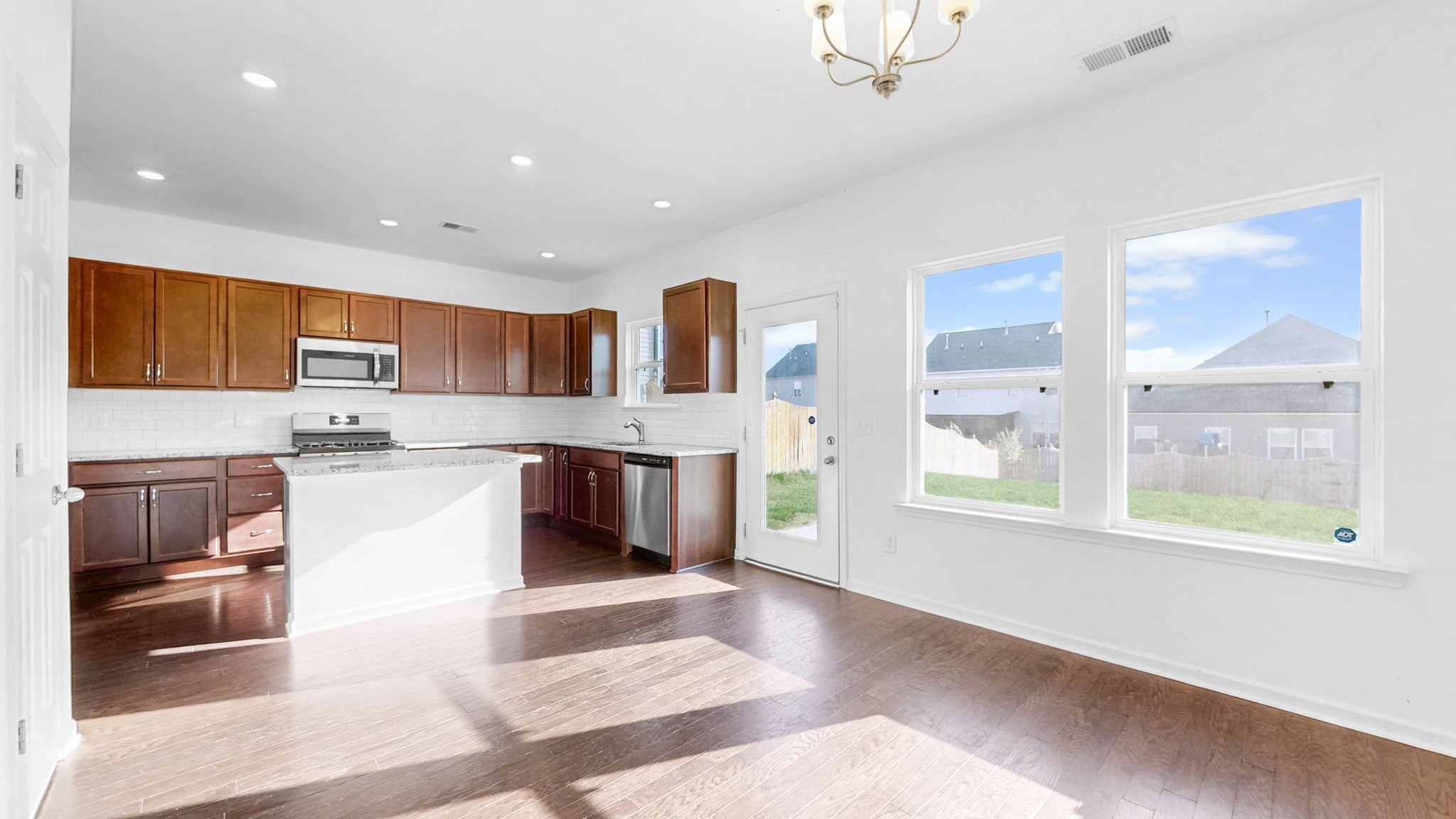 156 Hampshire Way White House TN 37188