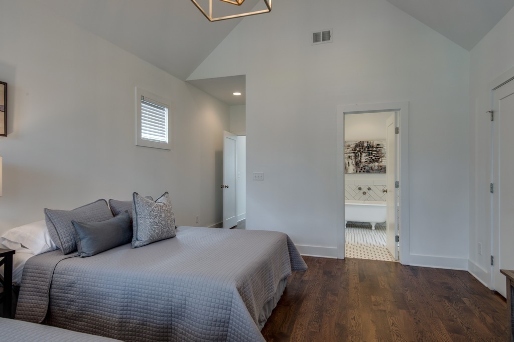711B 45th Ave, N Nashville TN 37209