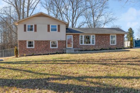 108 W Circle Drive Burns TN 37029