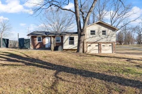 108 W Circle Drive Burns TN 37029