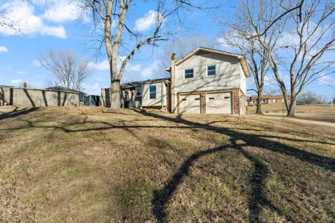 108 W Circle Drive Burns TN 37029