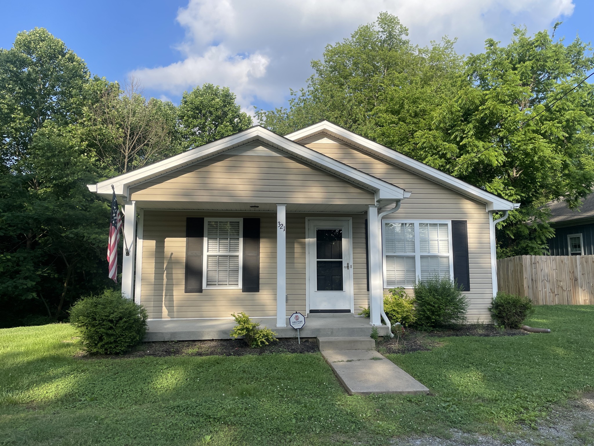 321 Rossview Road Clarksville TN 37043