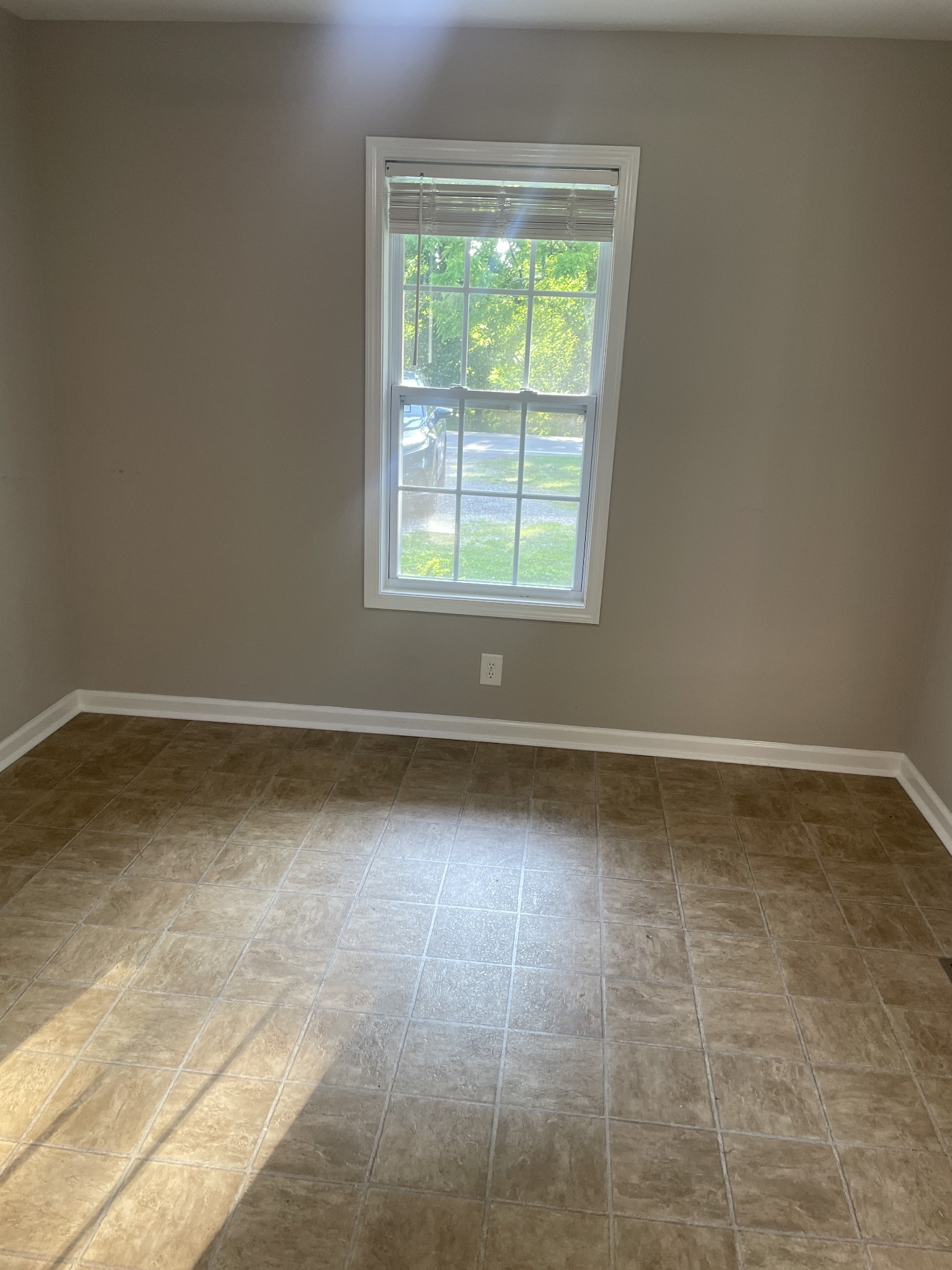 321 Rossview Road Clarksville TN 37043
