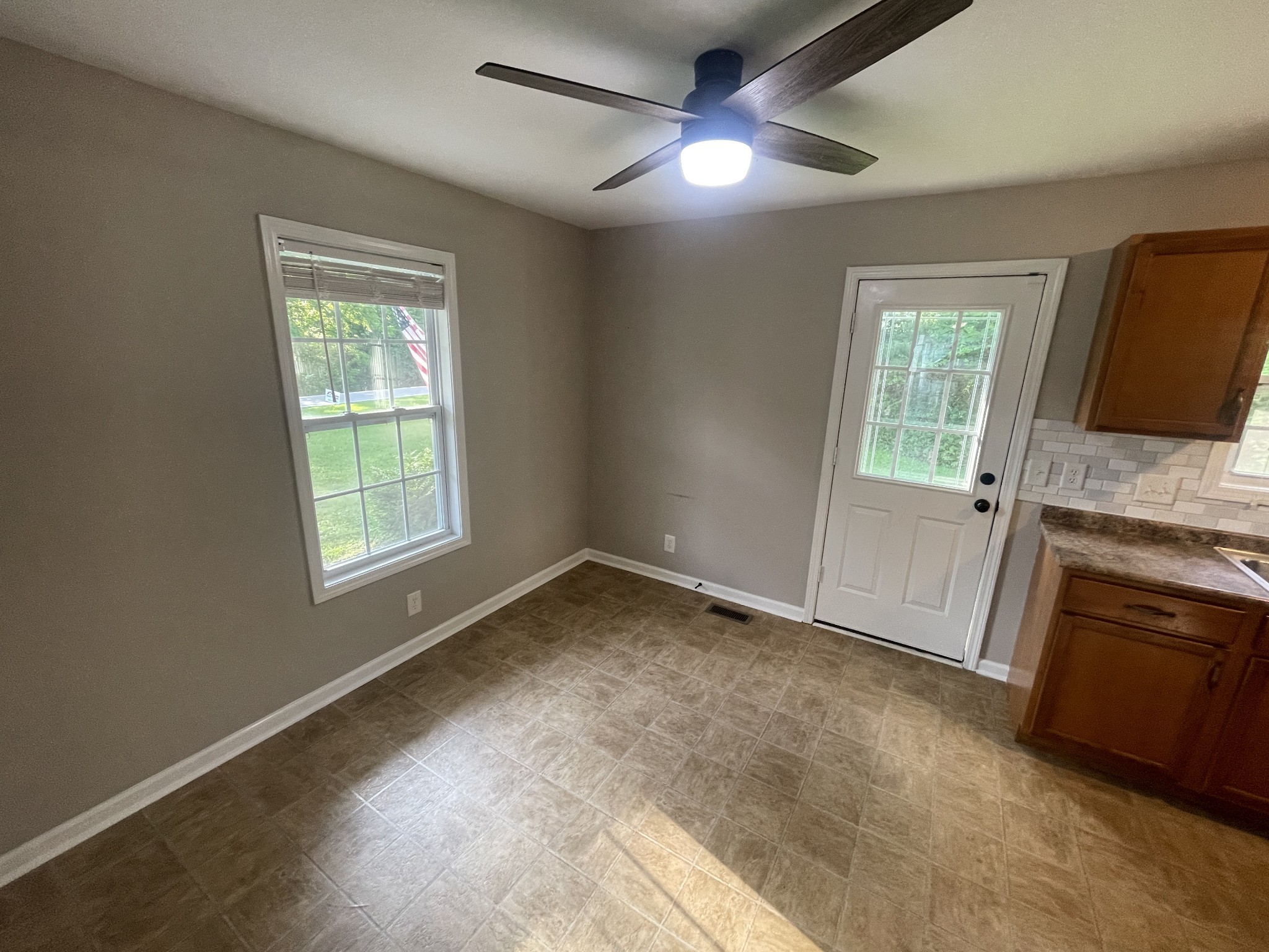 321 Rossview Road Clarksville TN 37043