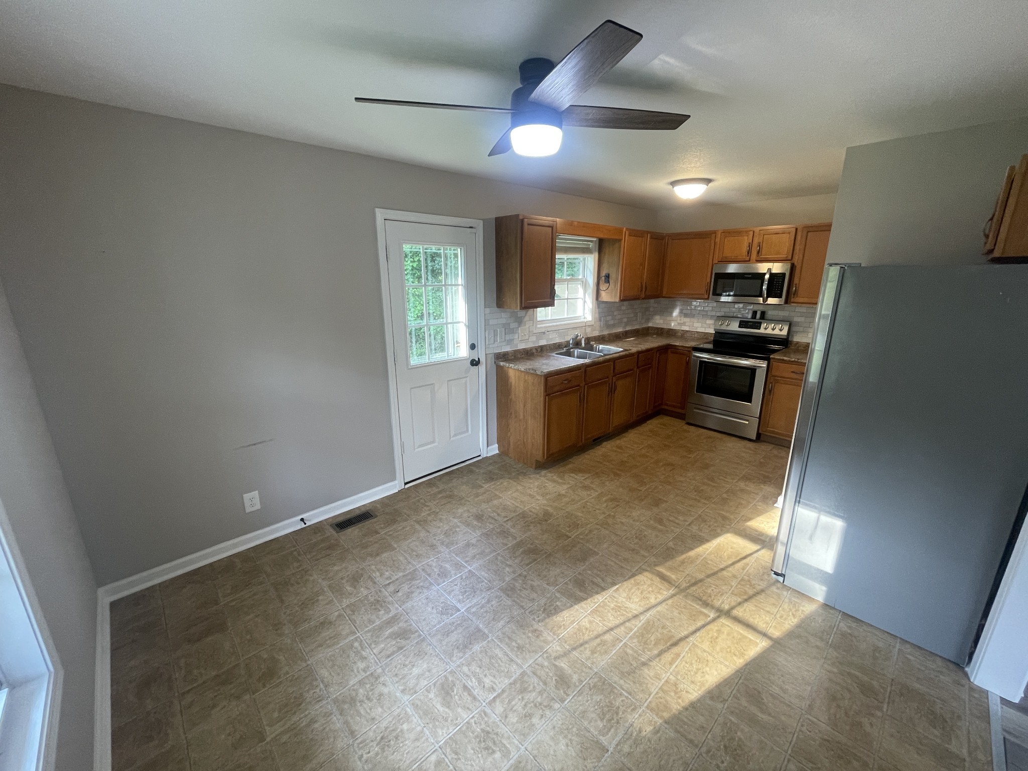 321 Rossview Road Clarksville TN 37043