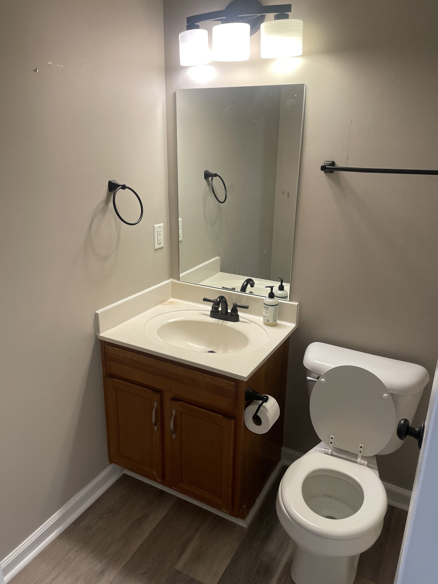 321 Rossview Road Clarksville TN 37043