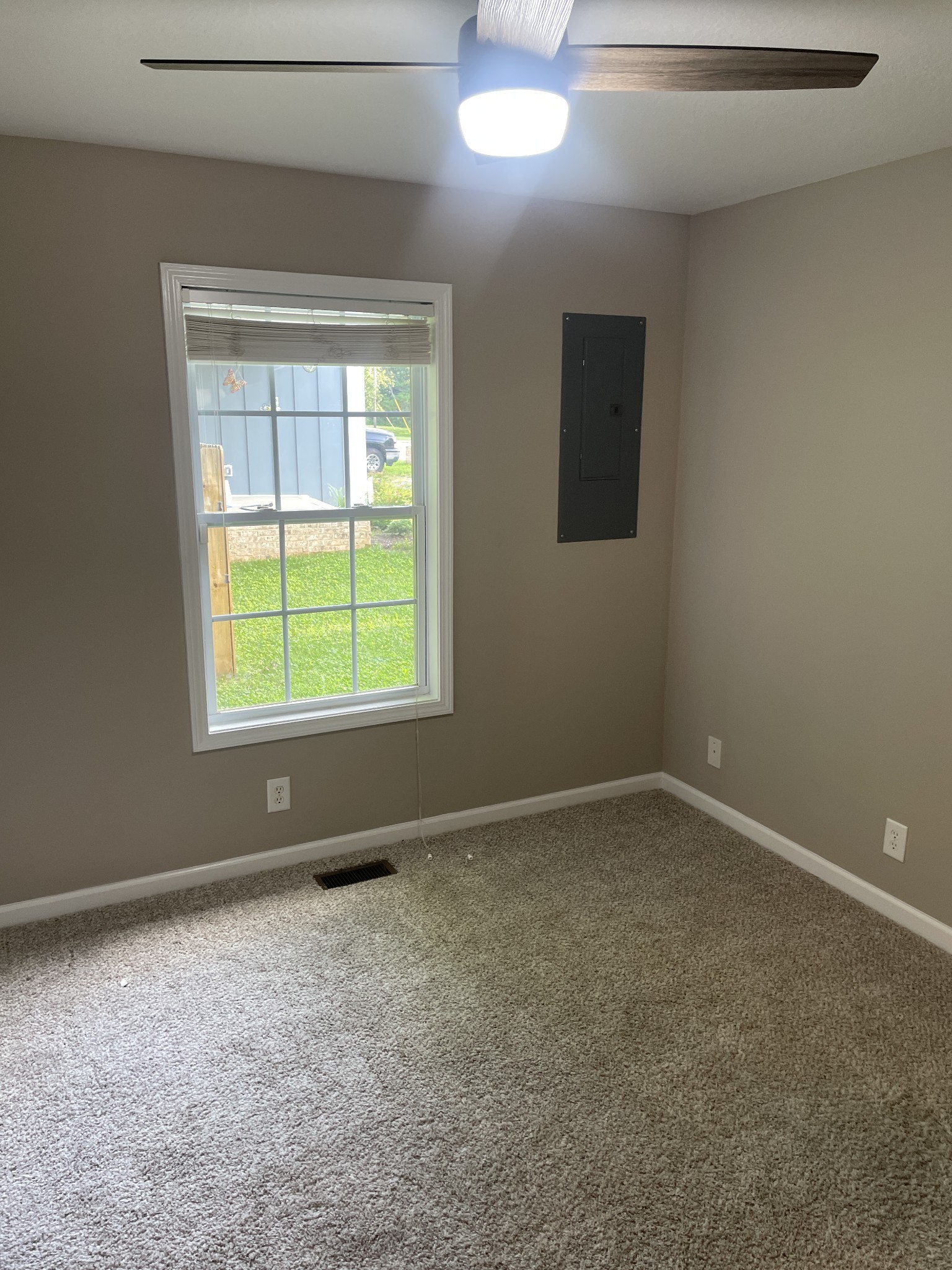 321 Rossview Road Clarksville TN 37043