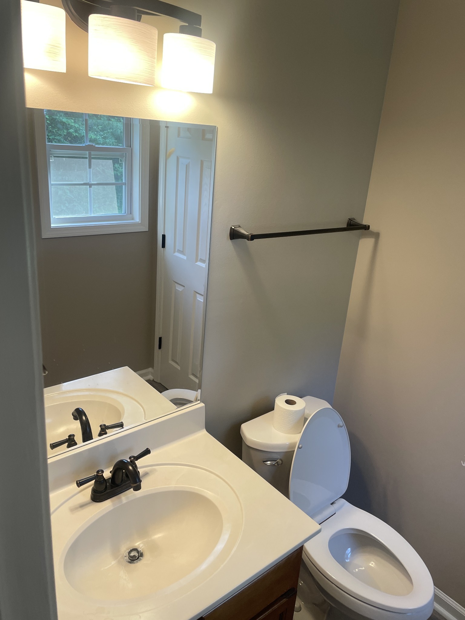 321 Rossview Road Clarksville TN 37043
