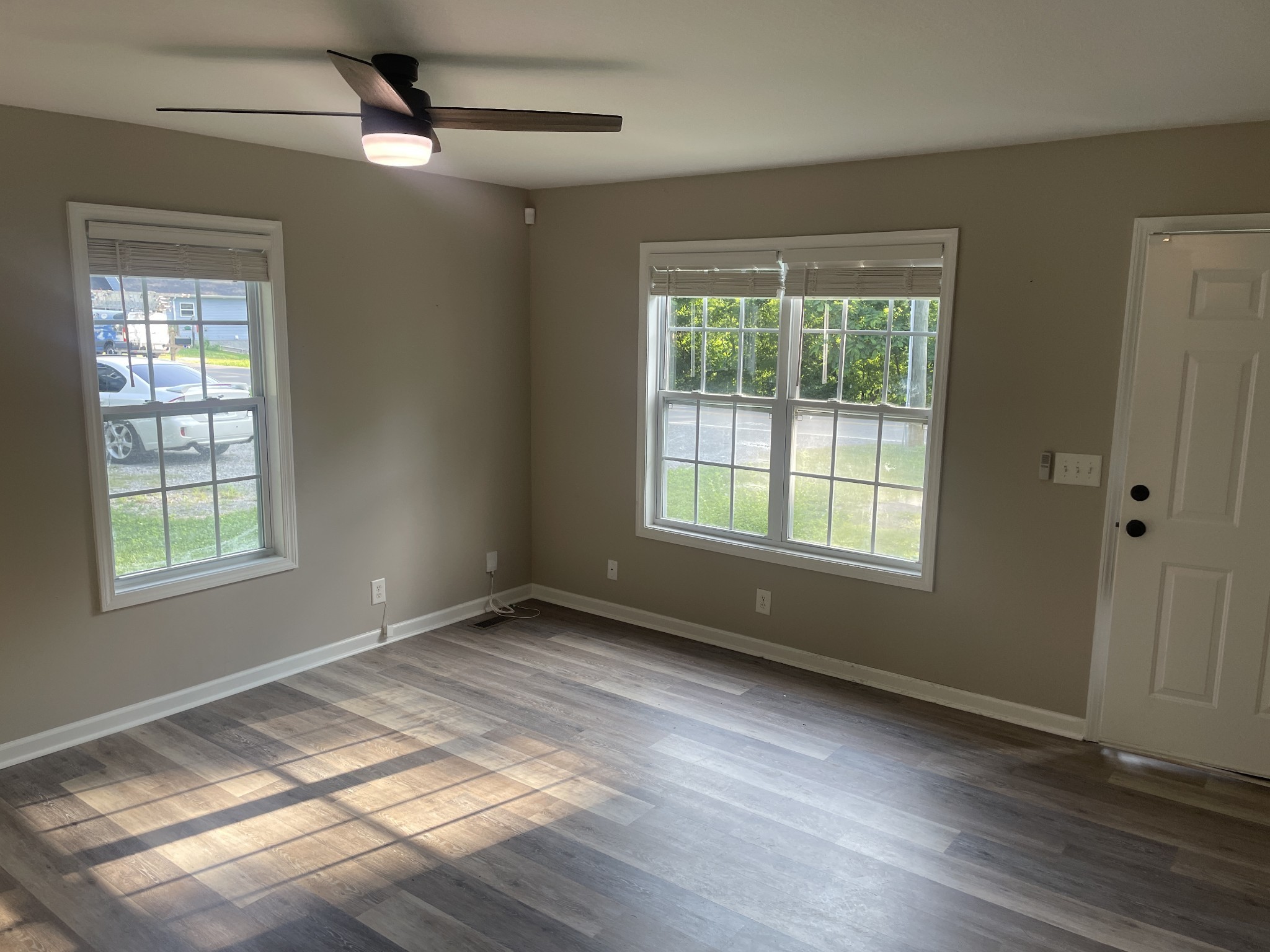 321 Rossview Road Clarksville TN 37043