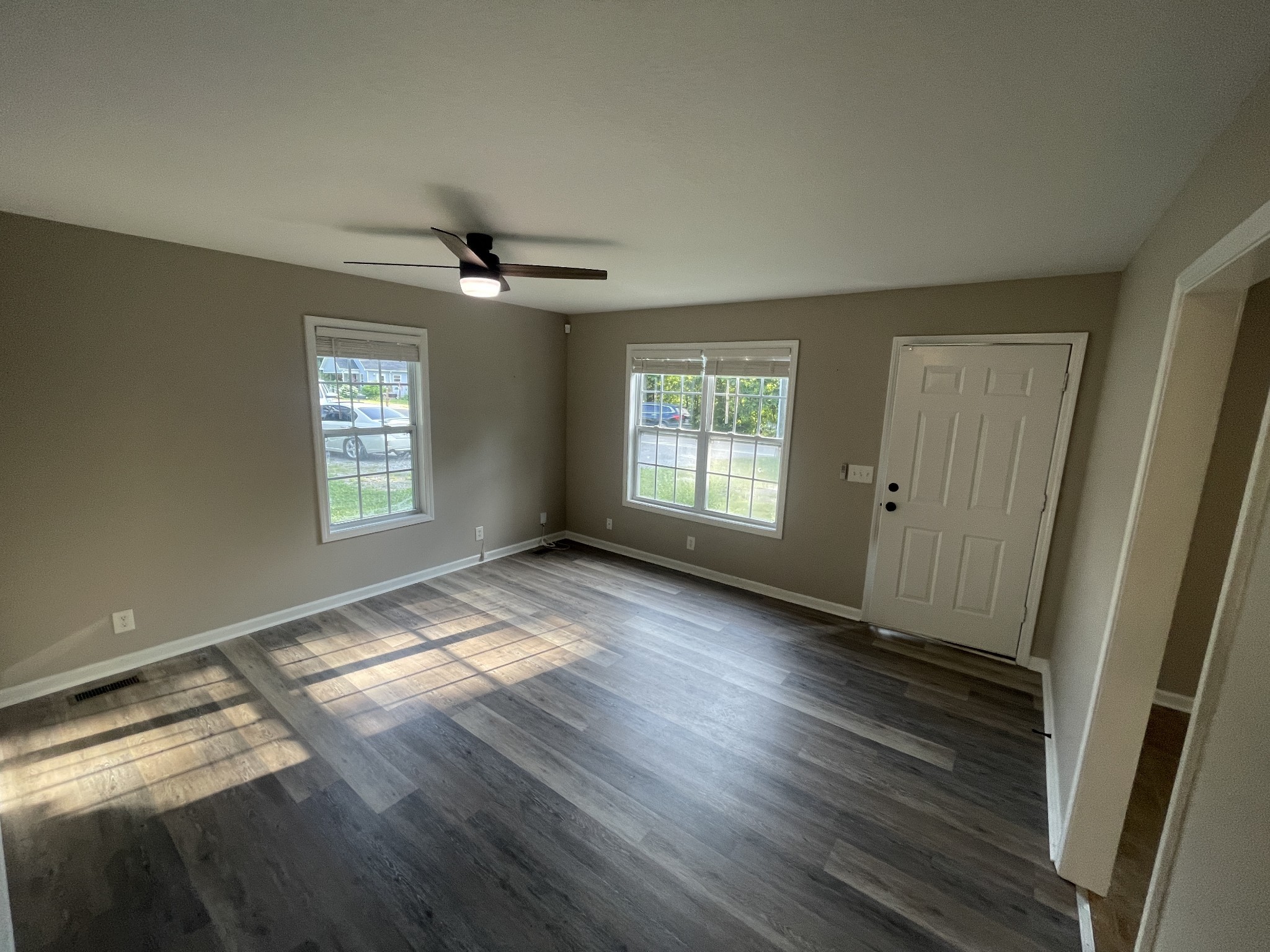 321 Rossview Road Clarksville TN 37043