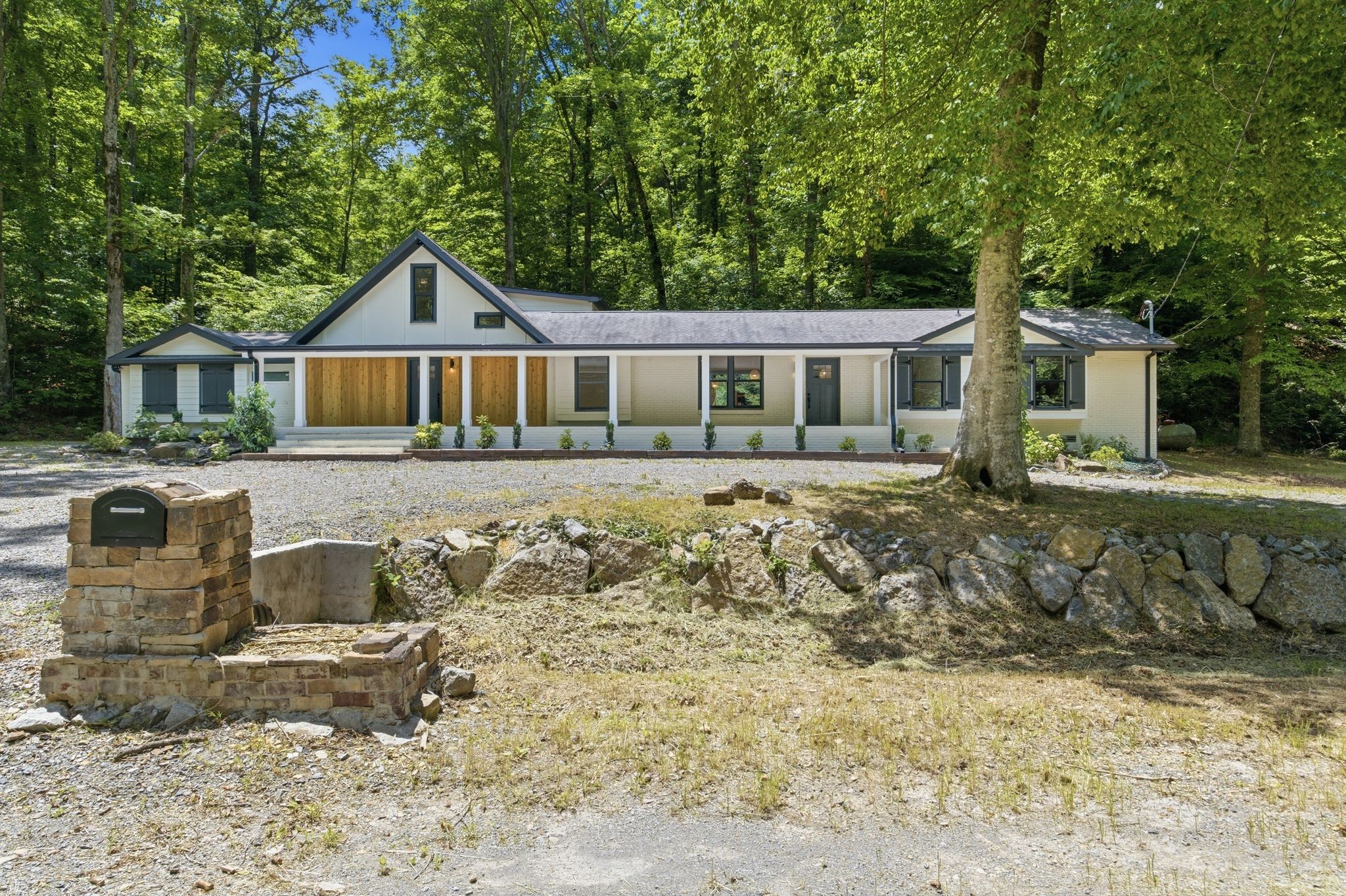 1032 Paint Pony Trail Pegram TN 37143