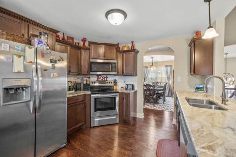 202 Kingstons Cove Clarksville TN 37042