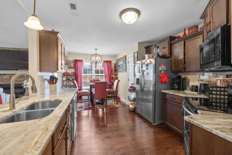 202 Kingstons Cove Clarksville TN 37042
