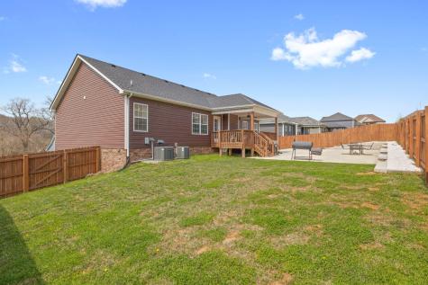 202 Kingstons Cove Clarksville TN 37042