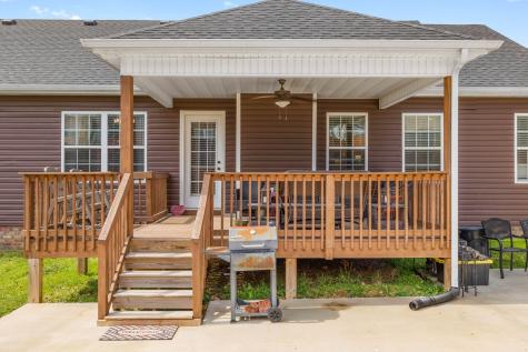202 Kingstons Cove Clarksville TN 37042