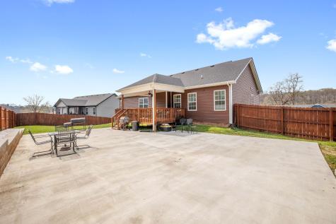 202 Kingstons Cove Clarksville TN 37042