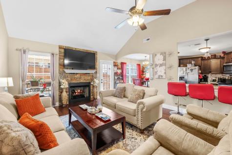 202 Kingstons Cove Clarksville TN 37042