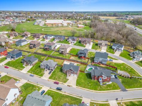 202 Kingstons Cove Clarksville TN 37042