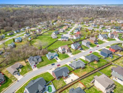 202 Kingstons Cove Clarksville TN 37042