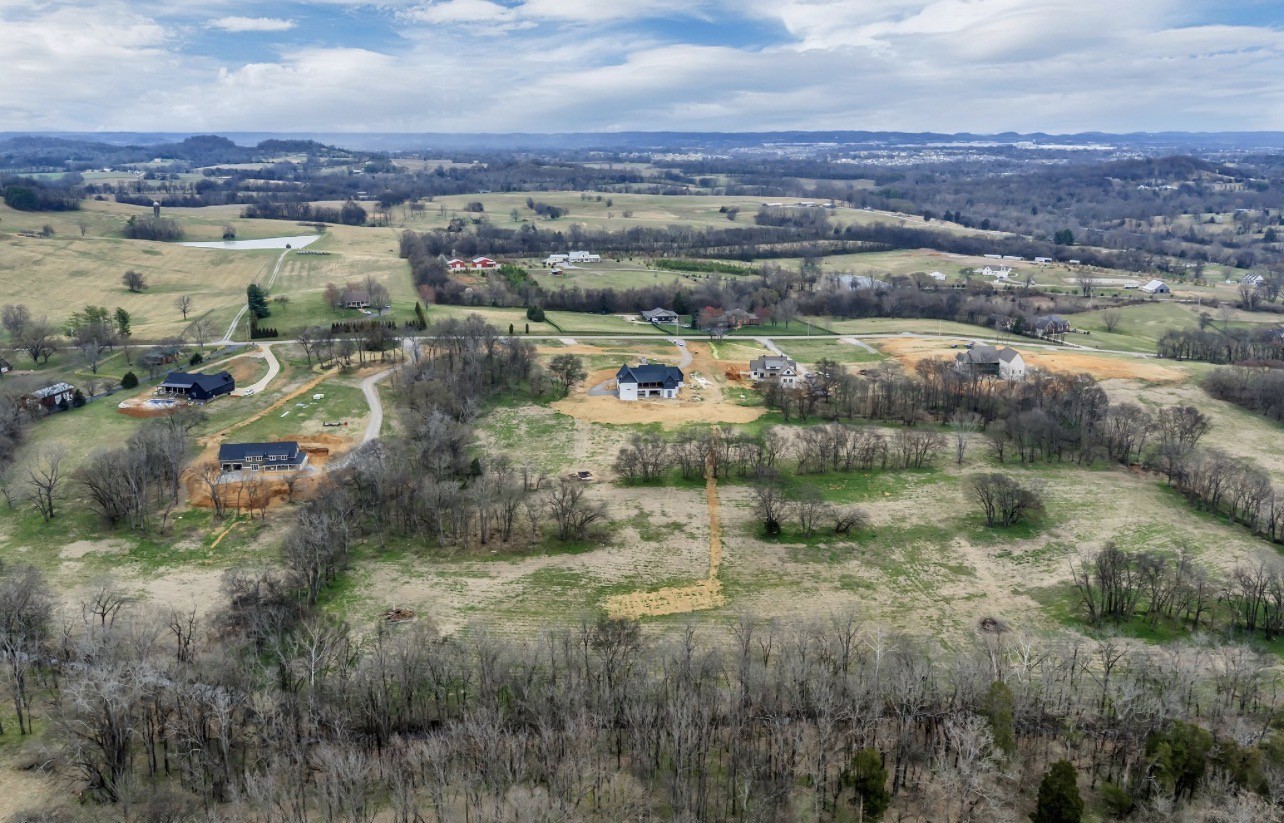 2388 Darks Mill Road Columbia TN 38401