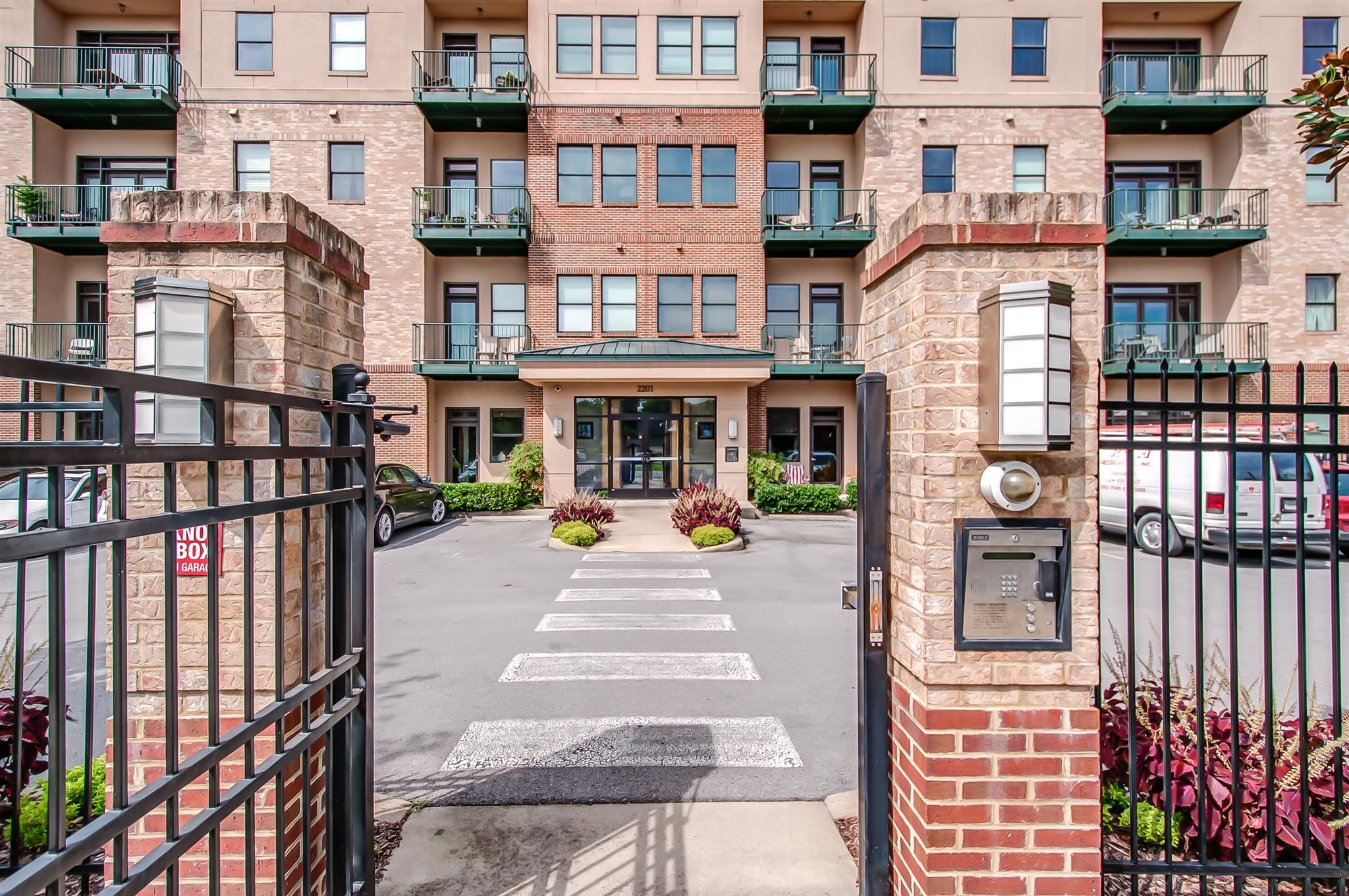 2201 8th Ave, S Nashville TN 37204