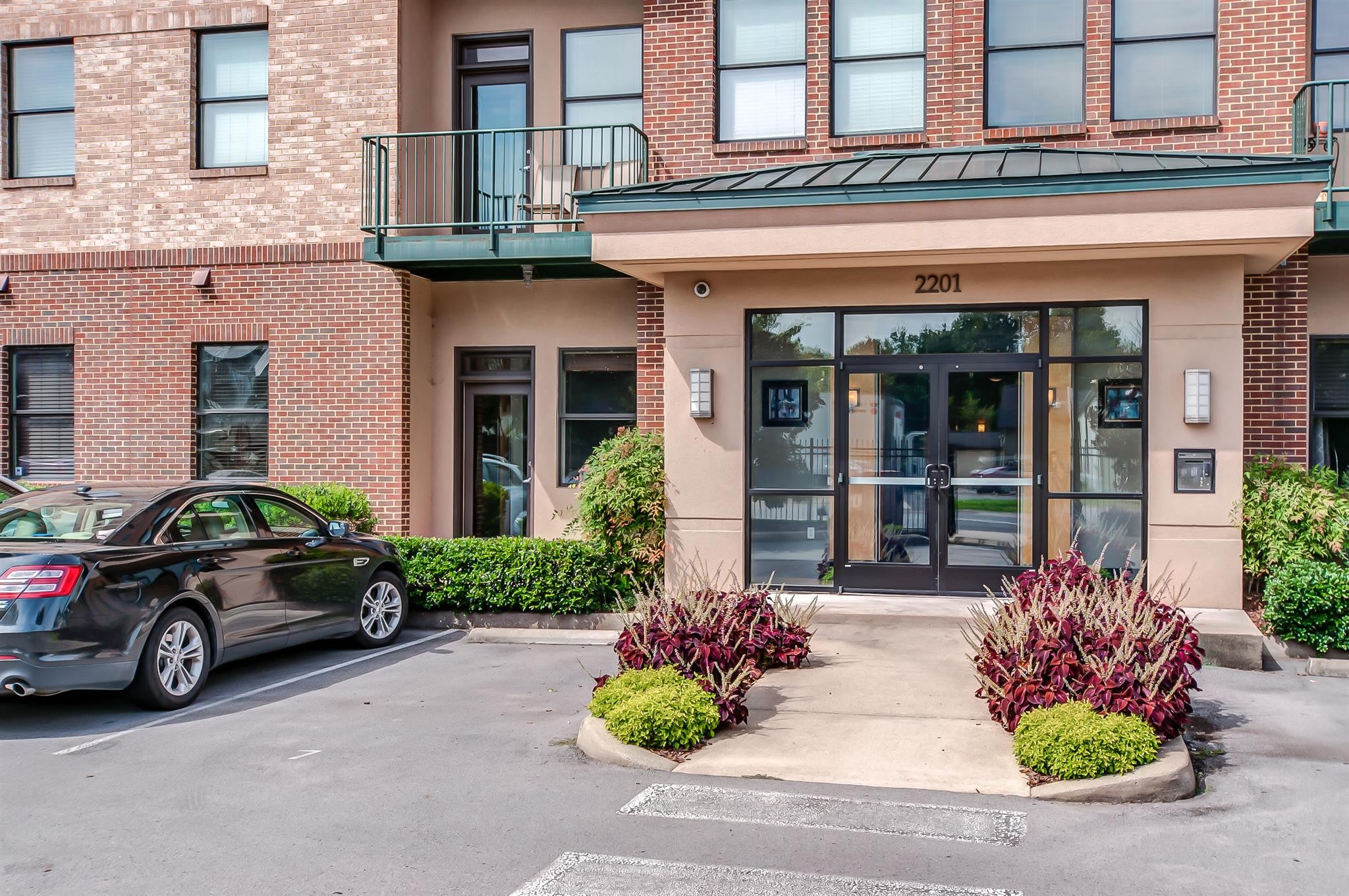 2201 8th Ave, S Nashville TN 37204