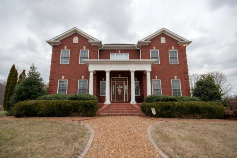1044 Hoof & Paw Trail Springfield TN 37172