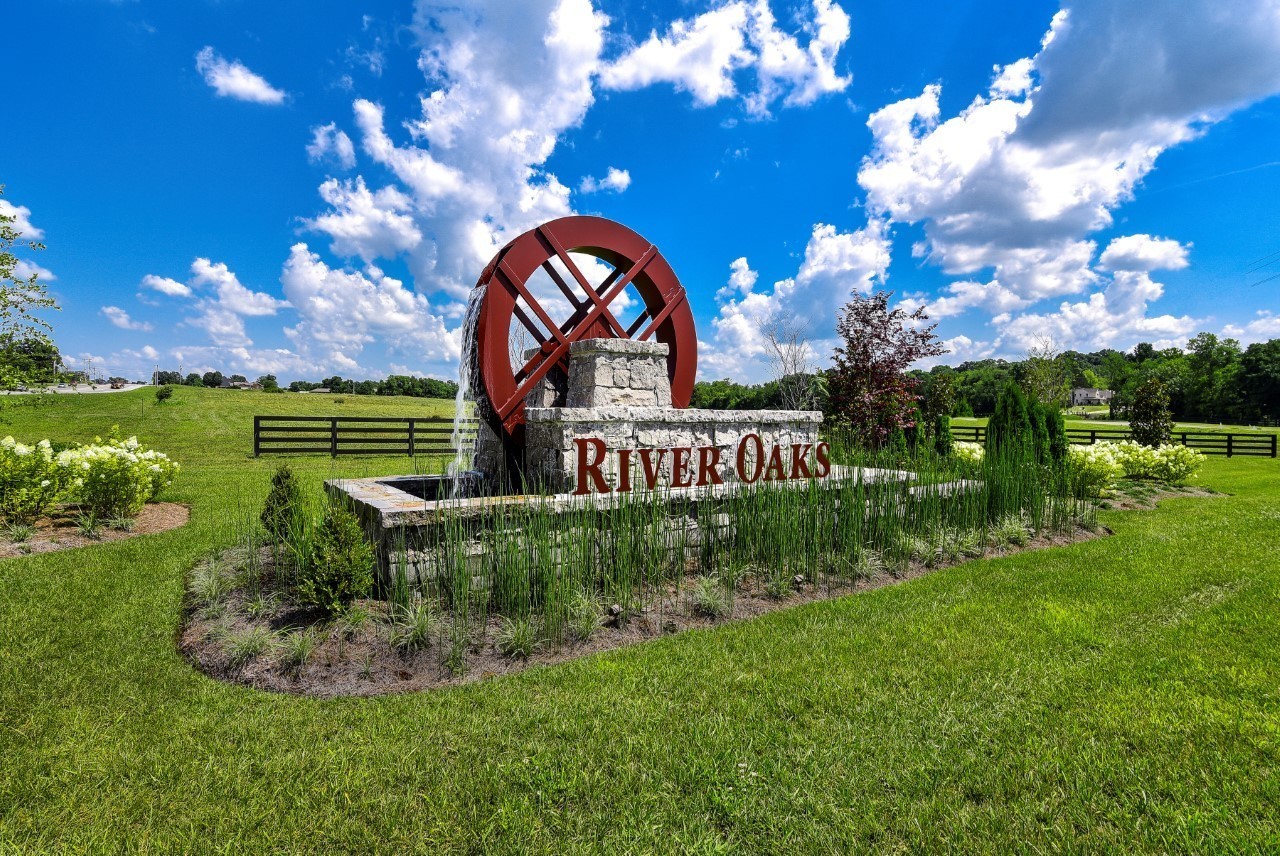 1089 River Oaks Boulevard Lebanon TN 37090