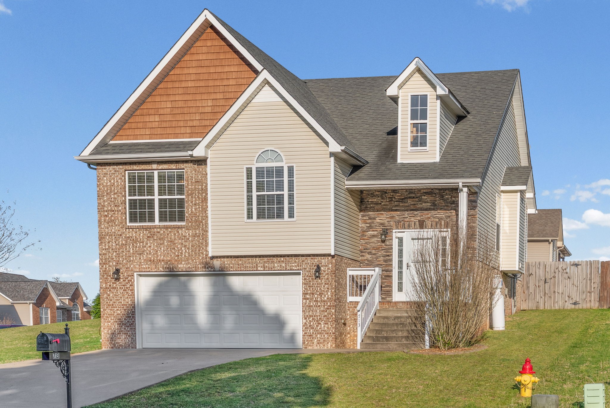 713 W Accipiter Circle Clarksville TN 37043