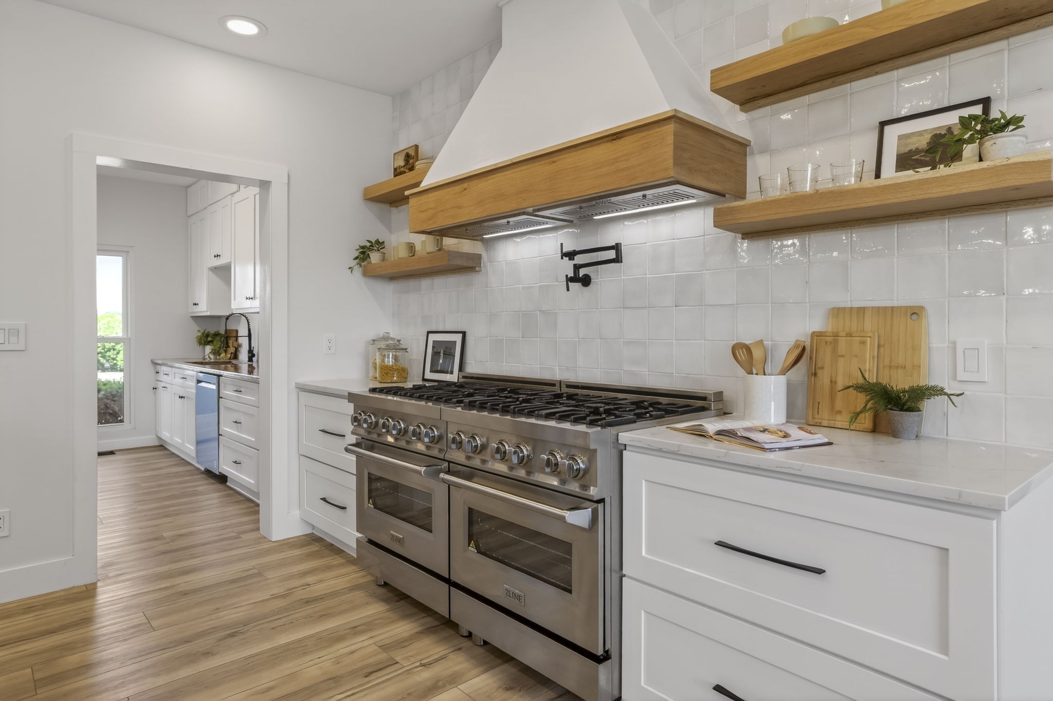 209 Barrington Ct, W Franklin TN 37067