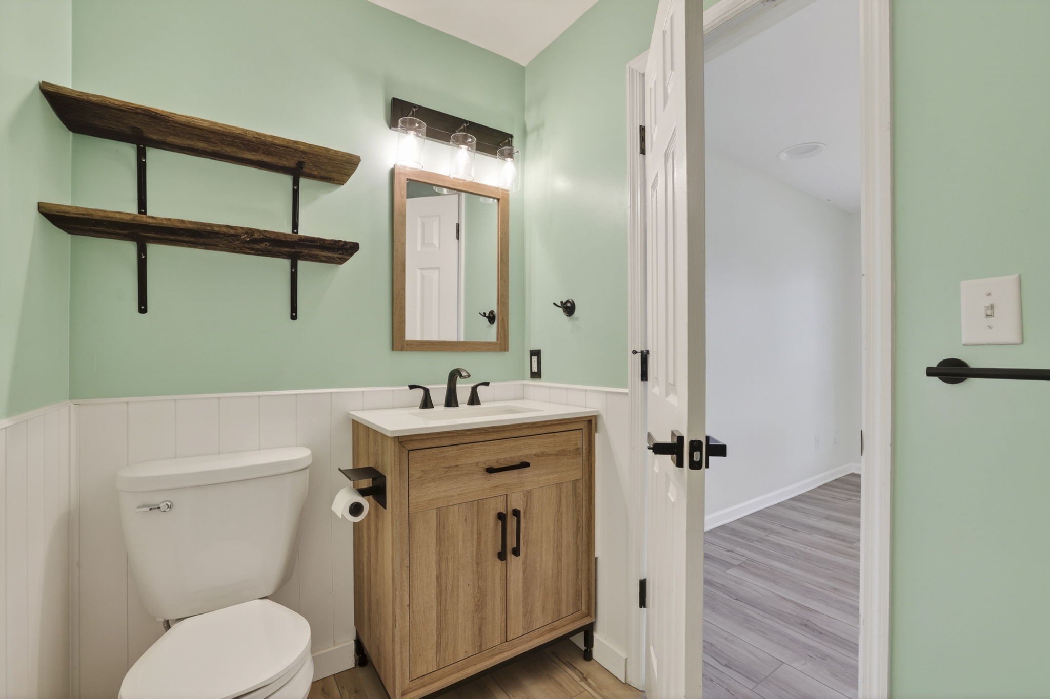209 Barrington Ct, W Franklin TN 37067
