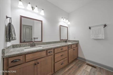 1925 Harbor Lane Dandridge TN 37725