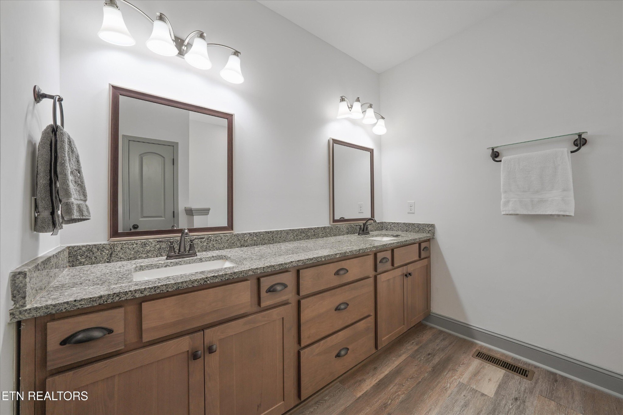 1925 Harbor Lane Dandridge TN 37725