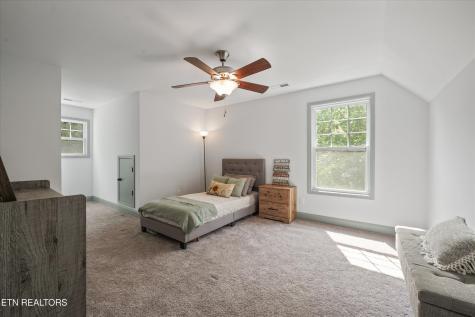 1925 Harbor Lane Dandridge TN 37725