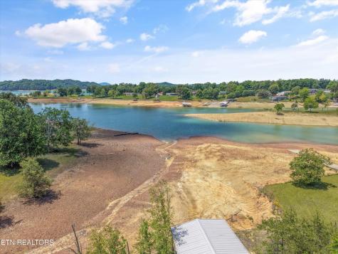 1925 Harbor Lane Dandridge TN 37725
