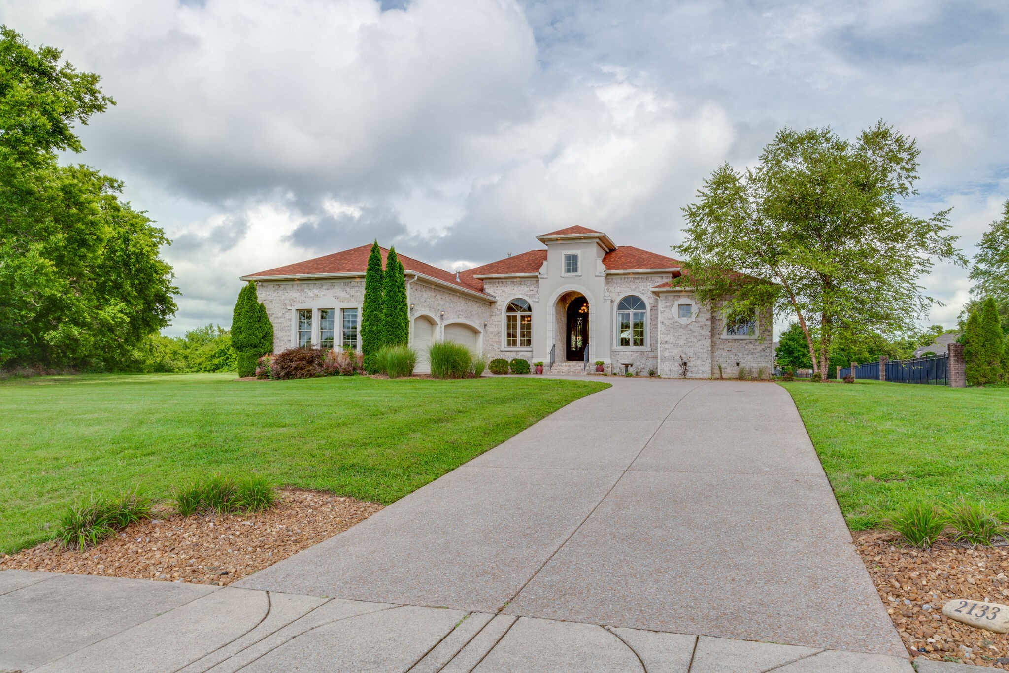 2133 Gorden Crossing Gallatin TN 37066