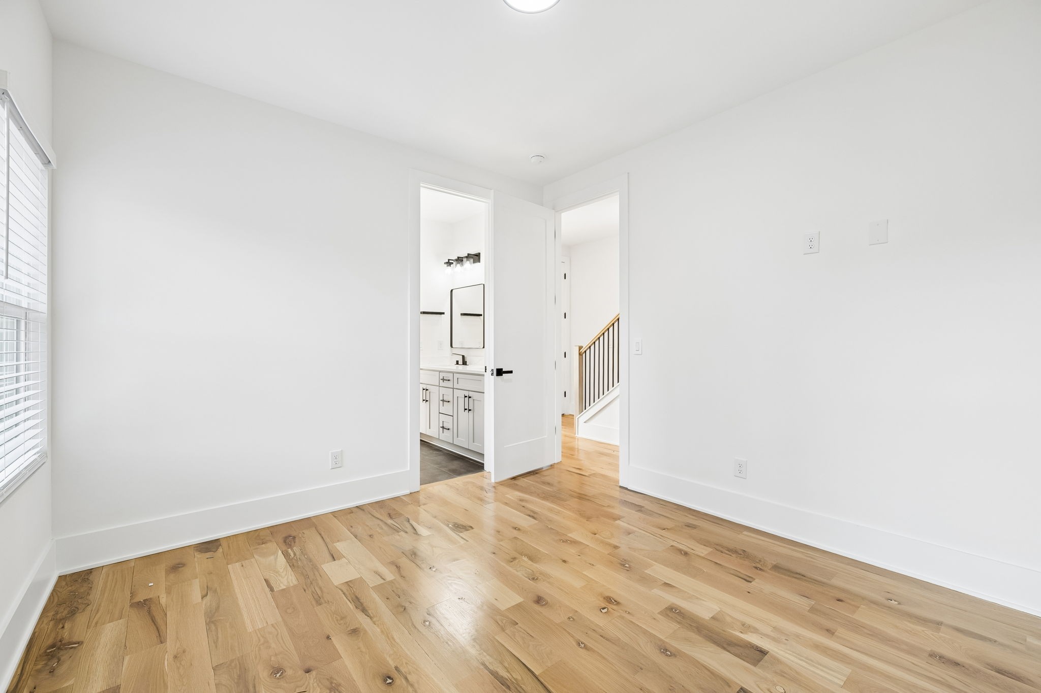 915 33rd Ave, N Nashville TN 37209