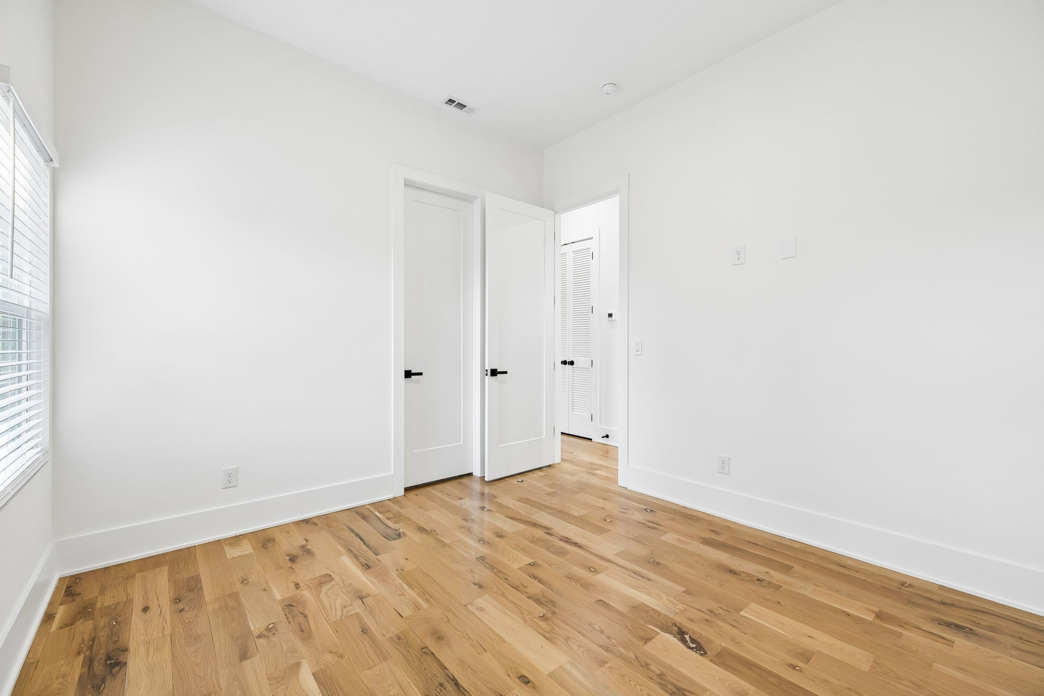 915 33rd Ave, N Nashville TN 37209